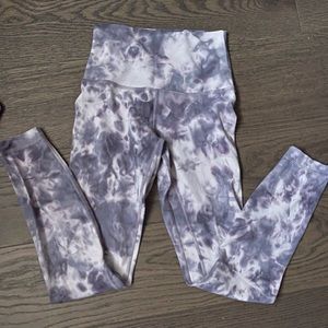 Lululemon purple diamond aligns